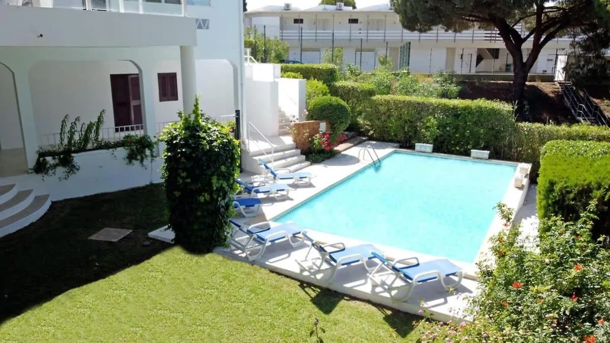 Villa Hibiscus, Great Location In Vilamoura, Lush Green Lawns And Garden Quarteira