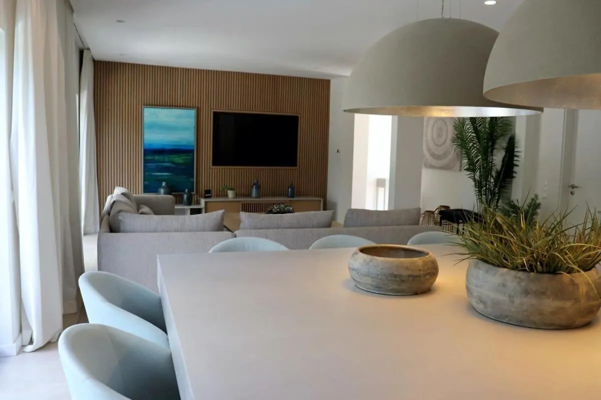 Holiday home Villa Hibiscus, Great Location In Vilamoura, Lush Green Lawns And Garden Quarteira