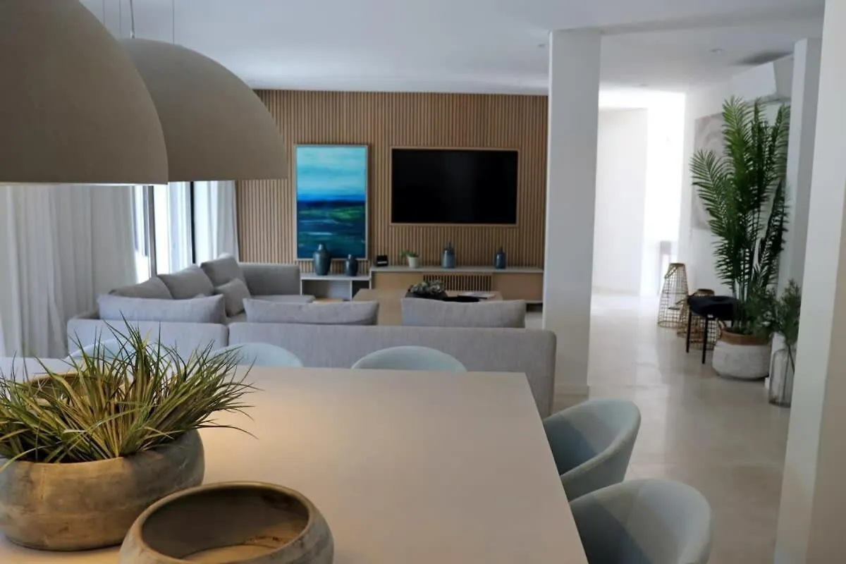Villa Hibiscus, Great Location In Vilamoura, Lush Green Lawns And Garden Quarteira 0*,  Portugal