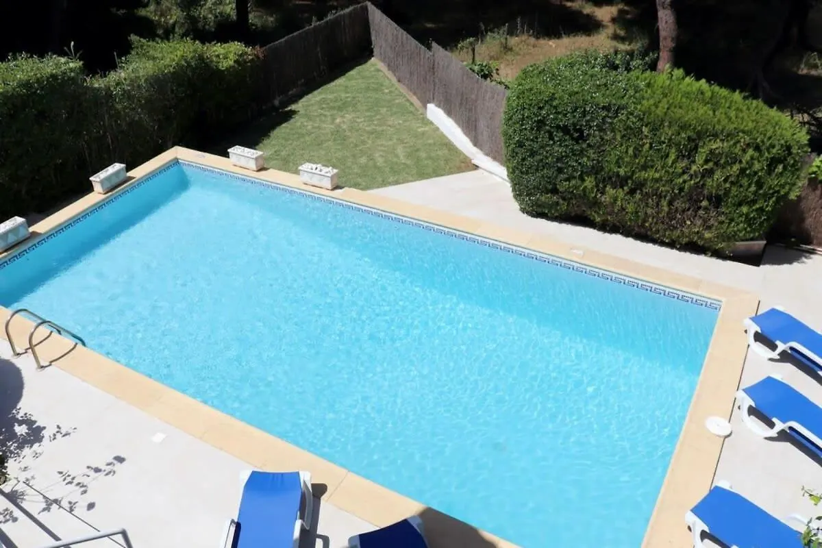 Holiday home Villa Hibiscus, Great Location In Vilamoura, Lush Green Lawns And Garden Quarteira Portugal