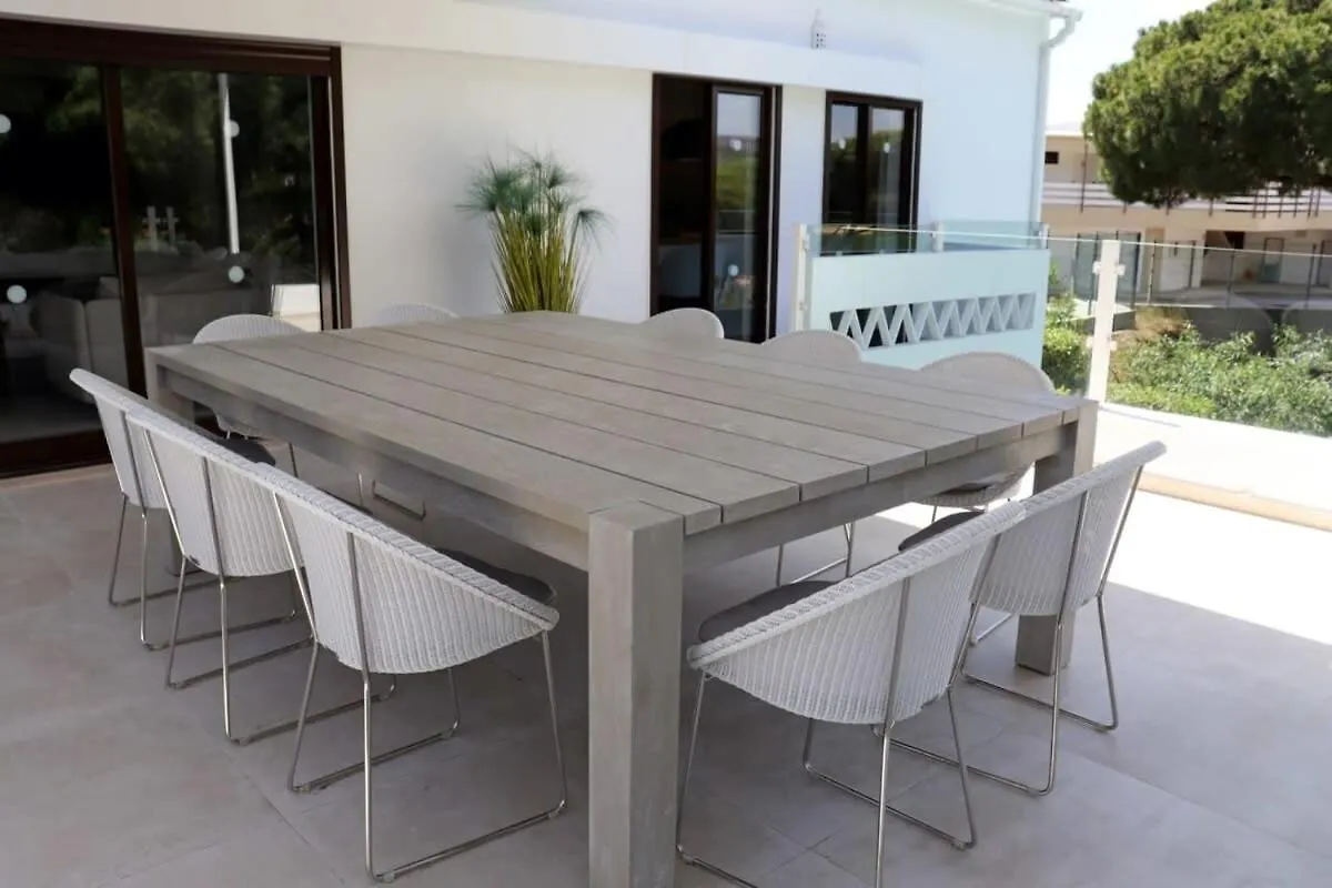 Villa Hibiscus, Great Location In Vilamoura, Lush Green Lawns And Garden Quarteira Holiday home