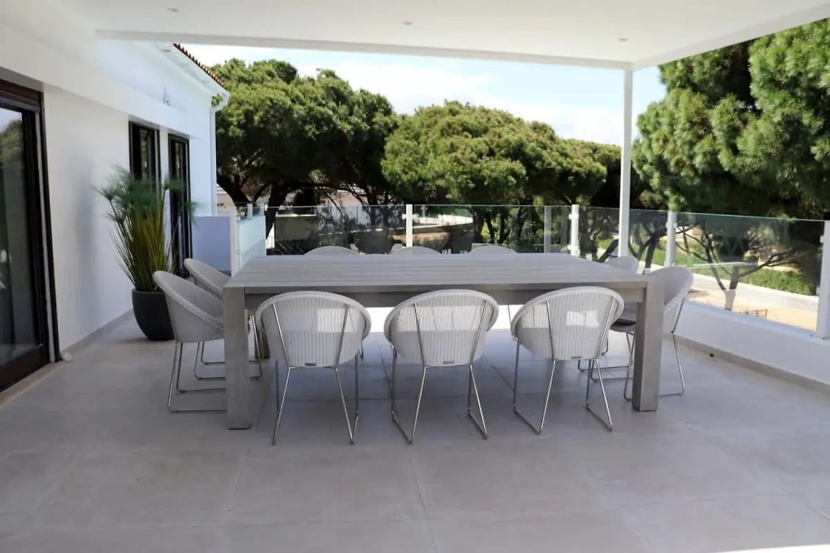 Holiday home Villa Hibiscus, Great Location In Vilamoura, Lush Green Lawns And Garden Quarteira