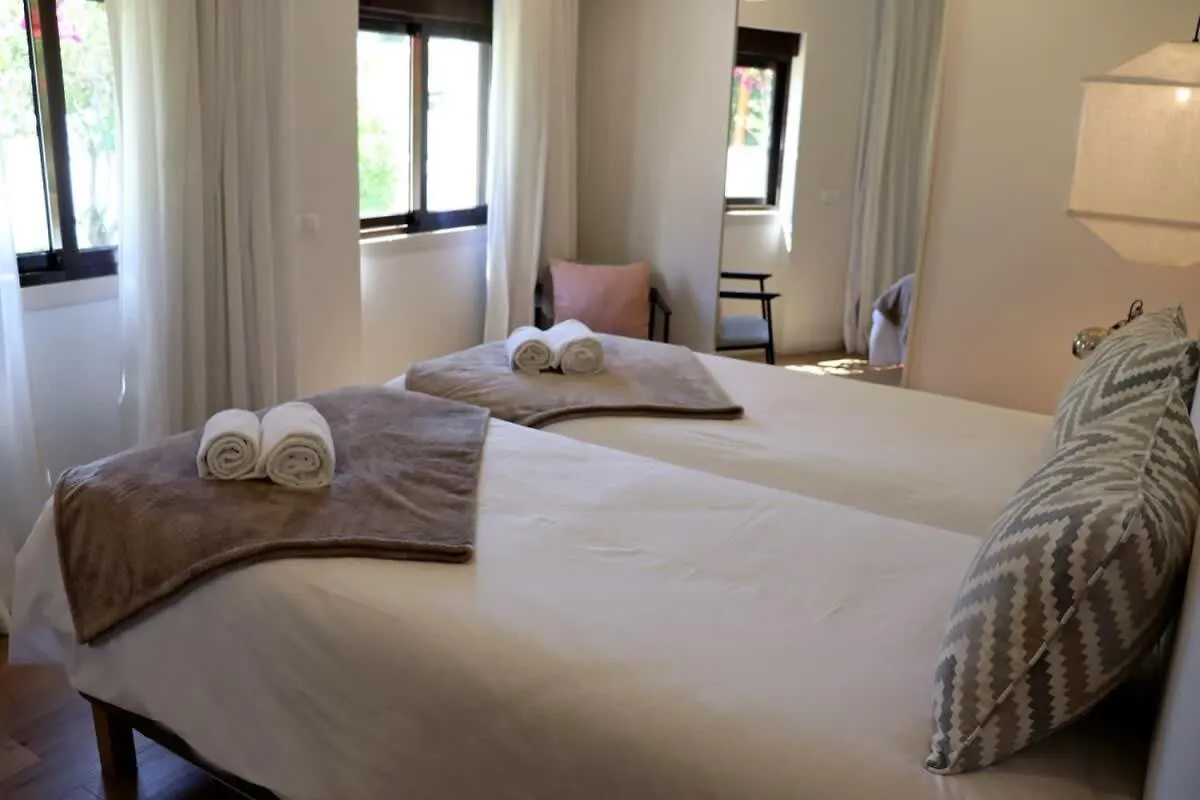Holiday home Villa Hibiscus, Great Location In Vilamoura, Lush Green Lawns And Garden Quarteira