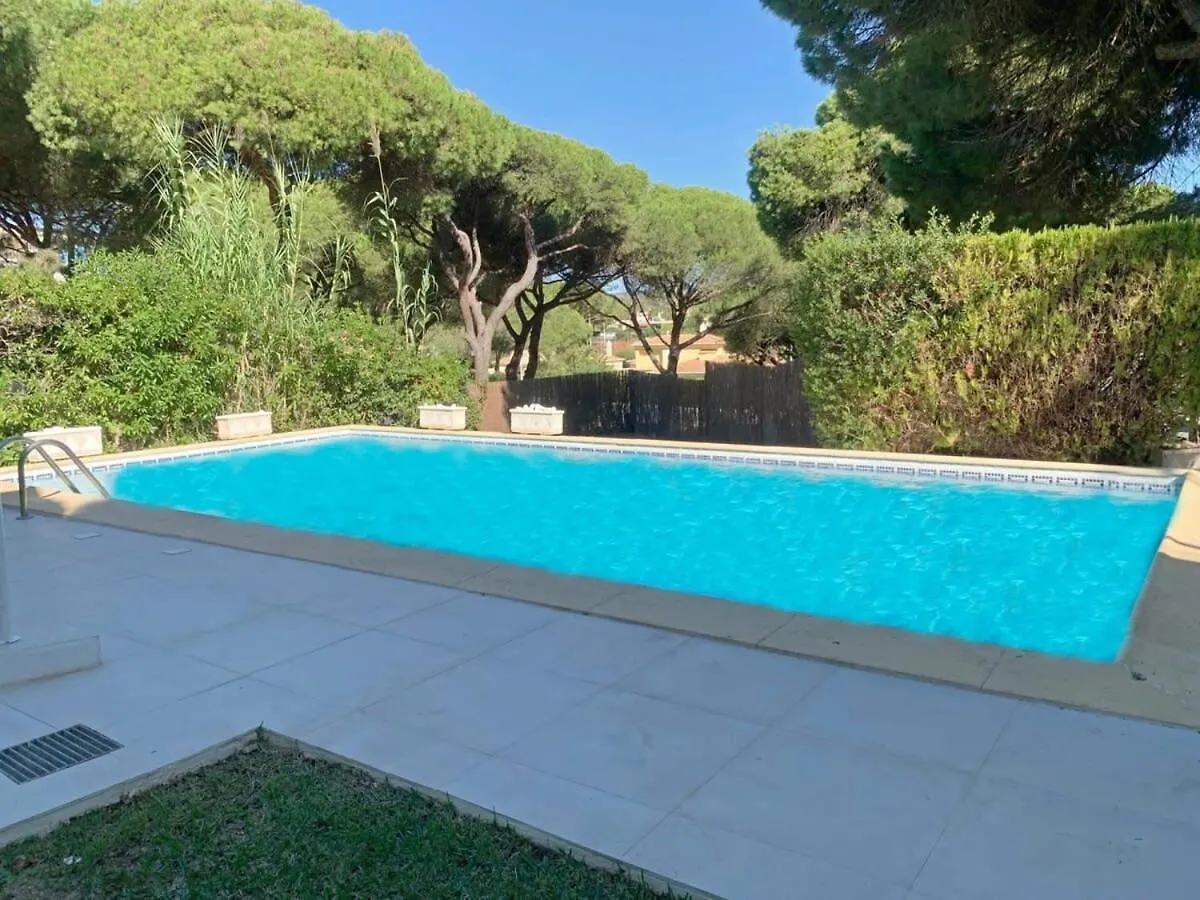 Villa Hibiscus, Great Location In Vilamoura, Lush Green Lawns And Garden Quarteira 0*,  Portugal