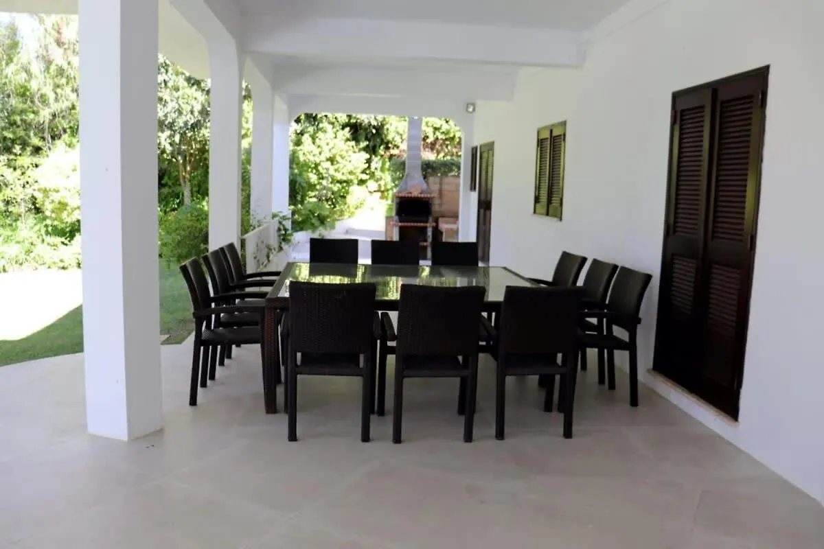 Villa Hibiscus, Great Location In Vilamoura, Lush Green Lawns And Garden Quarteira Holiday home